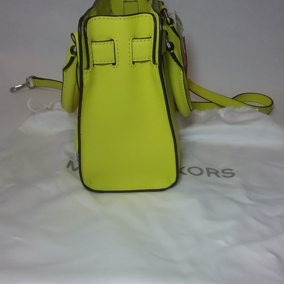 Michael Kors Dillon Bag - New With Tags - Picture 8 of 8